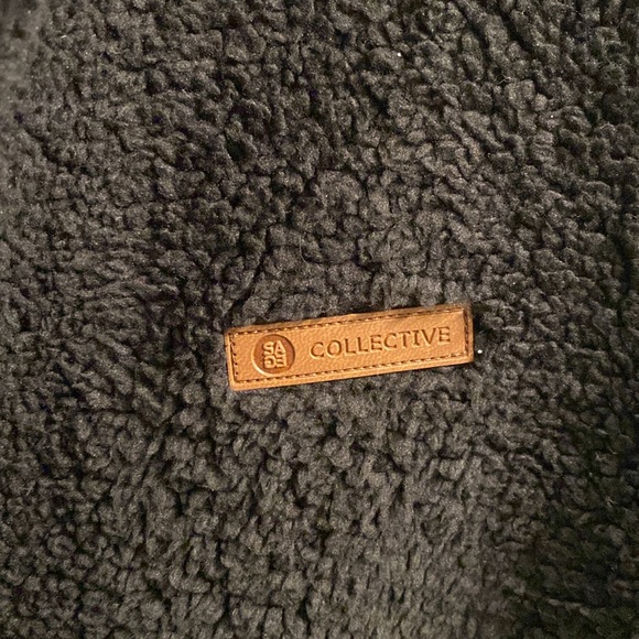 NWT Sage Collective Women's Sherpa Fleece Lined Plush Vest in Black - Picture 7 of 8